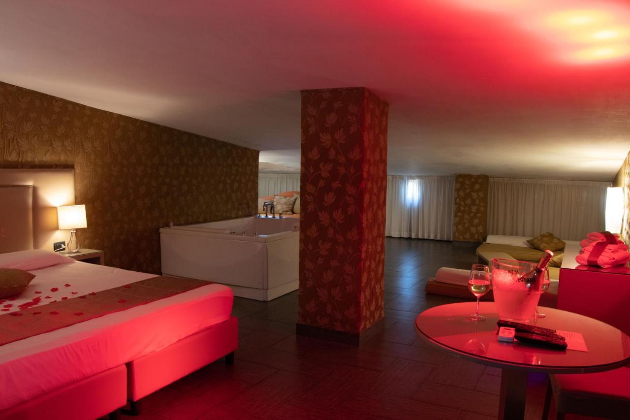 Hotel Masaniello Luxury Casoria Dış mekan fotoğraf